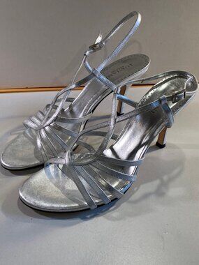 Lumiani - Size 10M / 10B - Women's shimmering silver strappy heels